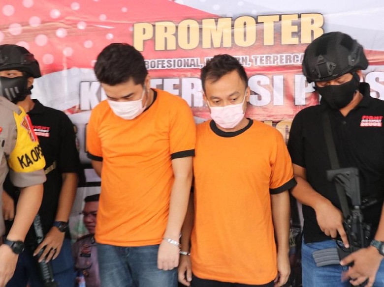 Polisi: Komika McDanny-Reno Fenady 3 Bulan Pakai Sabu