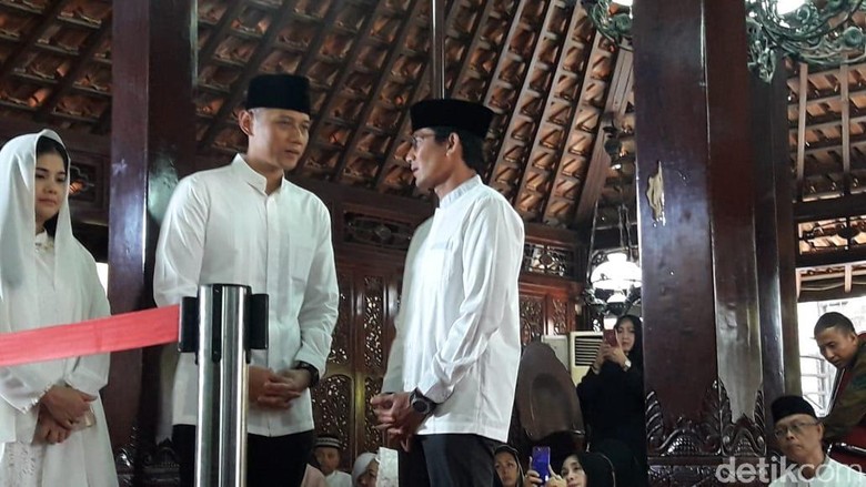 Ibunda SBY Wafat, Sandiaga Melayat ke Puri Cikeas Ibunda SBY Wafat, Sandiaga Melayat ke Puri Cikeas