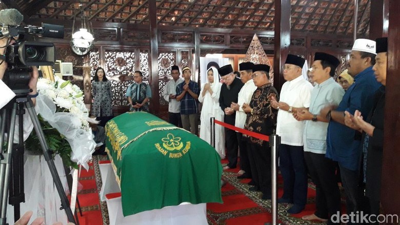 Ibunda SBY Wafat, Begini Suasana di Rumah Duka Cikeas