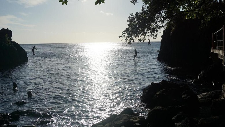 Nikmati Sensasi Sauna Dengan Panorama Laut Lepas Di Pantai