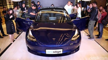 Perusahaan mobil listrik Tesla didirikan Elon Musk di tahun 2003. Valuasi terkini menembus USD 59,3 miliar, tapi tahun silam menderita kerugian USD 976 juta. Foto: Pradita Utama/detikcom