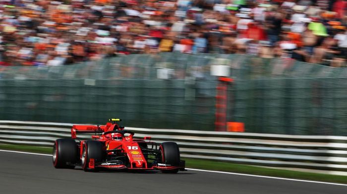 Charles Leclerc start terdepan di GP Belgia. (Foto: Charles Coates/Getty Images)
