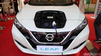 Dari Nissan ada mobil listrik terlaris dunia Nissan LEAF. Mobil ini akan meluncur di Indonesia tahun depan. Foto: Pradita Utama