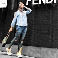  Wanita yang kini tinggal di Malaysia ini kerap tampil dengan gayanya yang kasual. Foto: Instagram @realpoppykelly