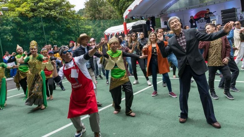 Ada Dangdut di Festival Indonesia Bogota, Warga Kolombia Ikut Bergoyang Ada Dangdut di Festival Indonesia Bogota, Warga Kolombia Ikut Bergoyang