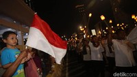 Para peserta obor datang dari lima wilayah kota Jakarta ditambah Kepulauan Seribu.