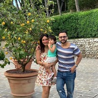 Seperti dilansir GQ India, saat Taimur merayakan ulang tahun pertamanya pada Desember 2017, bocah imut ini sudah dihadiahi istana. Kareena dan Saif memariskan putranya rumah di Pataudi Palace. Properti tersebut bernilai Rs 800 crore atau Rp 1,5 triliun. Foto: dok. Instagram @therealkareenakapoor
