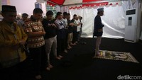 Pengunjung juga diharapkan untuk membawa peralatan salat masing-masing guna menunaikan Salat Magrib dan Isya berjamaah di sekitar lokasi acara di Bundaran Hotel Indonesia.
