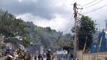 Menengok Perjuangan Perbaiki Listrik Usai Rusuh di Jayapura