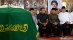 Momen Jokowi Hingga JK Melayat Ibunda SBY di Puri Cikeas