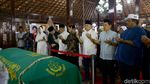 Keluarga Hingga Kerabat Melayat ke Rumah Duka Ibunda SBY