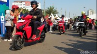 Tadinya Presiden Jokowi akan menghadiri pameran kendaraan listrik, sekaligus ikut kegiatan Satmori (Saturday Morning Ride) di sekitar kawasan Monas, Sabtu (31/8/2019), tapi kemudian digantikan Luhut.