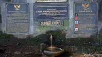 Rowo Bayu adalah danau dan memiliki beberapa mata air. Tempat ini dikaitkan dengan cerita horor KKN di Desa Penari, meski penulisnya  membantah (Ardian Fanani/detikcom)