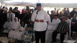 Jenazah Ibunda SBY Dimakamkan di TPU Tanah Kusir