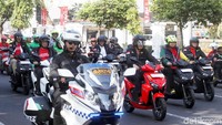 Konvoi motor listrik ini merupakan rangkaian acara dari Pameran dan Parade Kendaraan Bermotor Listrik yang diadakan oleh Kementerian Perhubungan.