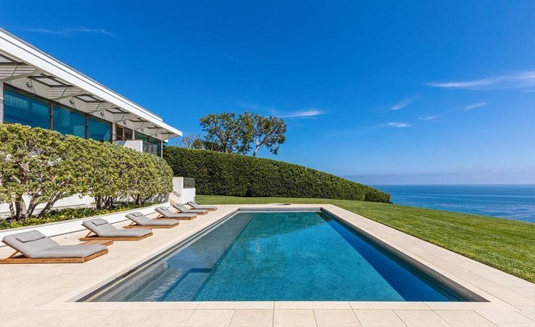 Jan Koum menambah daftar properti mewah kepunyaannya. Pendiri WhatsApp ini dilaporkan telah membeli rumah mewah kelas sultan di Malibu, Los Angeles.