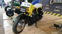 Pada pameran ini pengunjung hanya dapat melihat dan mengabadikan momen dari jarak terbatas. Tidak diperbolehkan menyentuh apalagi menaikinnya. Foto: Rizki Pratama