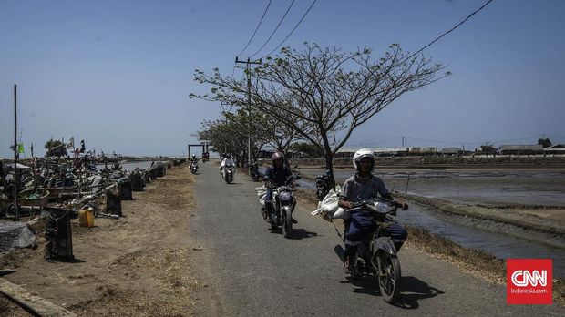 Ikan Mati Kena Limbah, Nelayan Karawang Tercekik Harga Tempe