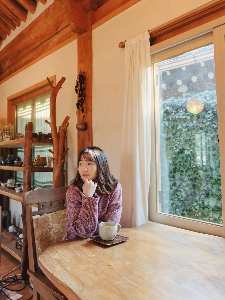 Mengenal Thalia, Mahasiswi Cantik yang Nyambi Jaga Toko di Korsel