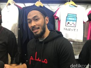 Penuh Makna, Uki eks NOAH Dakwah Lewat Baju yang Dijual