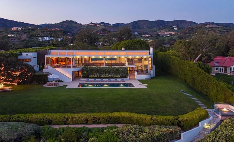 Jan Koum menambah daftar properti mewah kepunyaannya. Pendiri WhatsApp ini dilaporkan telah membeli rumah mewah kelas sultan di Malibu, Los Angeles.