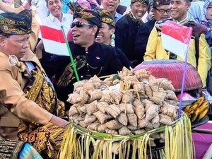 Rayakan Hari Jadi, Lombok Timur Punya Parade 1.000 Dulang