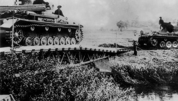 Serangan Hitler di Polandia pada 1 September 1930.