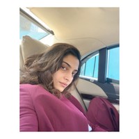 Bare, begitu Sonaam Kapoor menulis keterangan di Instagram saat memamerkan wajahnya tanpa pulasan makeup. Foto: dok. Instagram