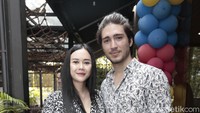 Aura Kasih dan Eryck Amaral menikah pada 26 Desember 2018. Foto: Asep detikHOT