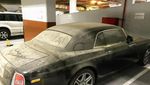 Sayang Banget! Mobil Sekelas Rolls-Royce Dicuekin di Dubai
