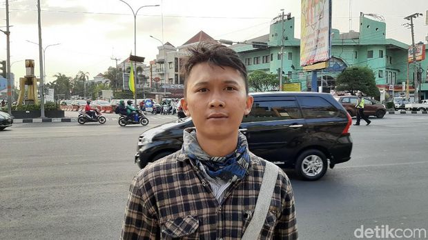Deri (27) warga Depok belum mengetahui diputanya lagu 