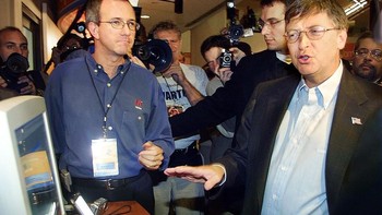 Windows XP umumnya menerima review yang bagus karena performa yang meningkat dan stabil. User interface intuitif, dukungan hardware yang diperluas dan kapabilitas multimedia juga meraup pujian. Foto: Getty Images