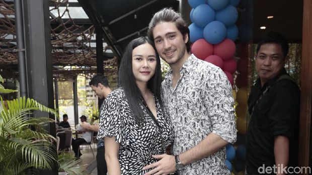Punya Anak, Aura Kasih: Bahagia di Atas Bahagia