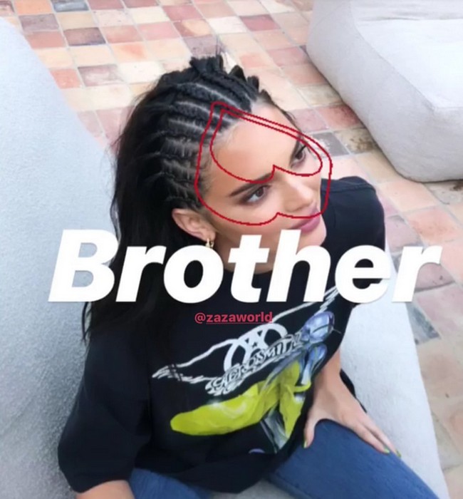 Kendall Jenner juga pernah menghadapi kritikan soal blackfishing ketika rambutnya di-cornrow pada 2019 lalu. Menurut netizen di Twitter, orang kulit putih yang kerap kali berpenampilan mengikuti budaya kulit hitam hanya ingin terlihat berbeda dan keren, dan hal tersebut dinilai tidak sopan. Padahal, bagi orang kulit hitam yang memiliki rambut afro, menata rambut menjadi cornrow punya asal-usulnya sendiri. Foto: Dok. Instagram Kendall Jenner