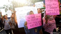Begini potret sejumlkah warga yang melakukan aksi mendesak pengesahan RUU Penghapusan Kekerasan Seksual (PKS).