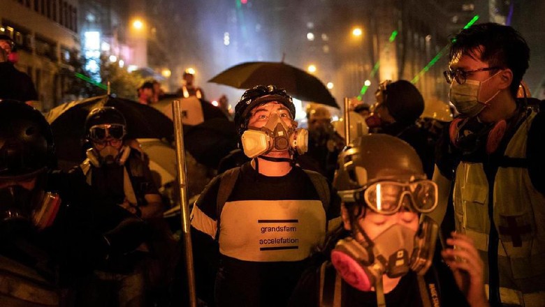 Hong Kong Memanas: Demo Turun ke Jalan, Bandara Jadi Sasaran Hong Kong Memanas: Demo Turun ke Jalan, Bandara Jadi Sasaran
