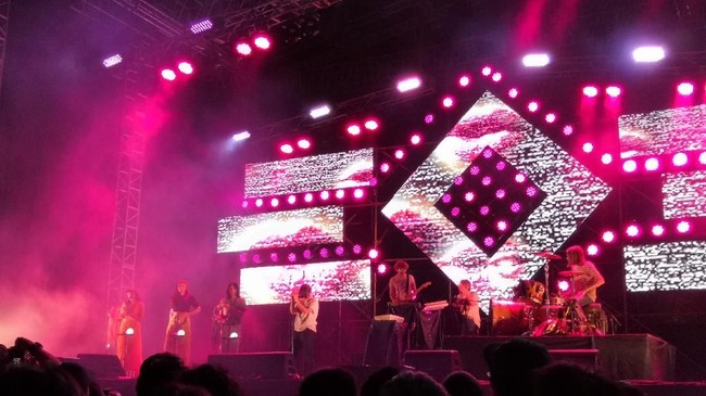 Tampil Super Gemas di Jakarta, Superorganism Umumkan Vakum