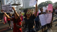 Aksi tersebut dilakukan sejumlah warga yang tergabung dalam Jakarta Feminis.