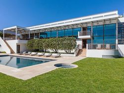 Menjelajah Mewahnya Rumah Sultan si Pendiri WhatsApp