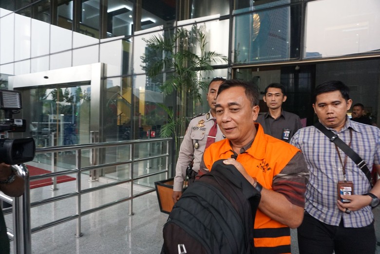 KPK Tahan 3 Tersangka Kasus Suap Eks Jaksa di Bengkulu KPK Tahan 3 Tersangka Kasus Suap Eks Jaksa di Bengkulu