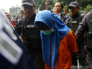 Polisi Gelar Rekontruksi Pembunuhan Sadis Ayah-Anak Siang Ini