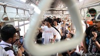 Aksi ini dalam rangka merayakan Hari Pelanggan Nasional yang jatuh pada 4 September. 