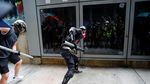 Pendemo Blokir Bandara Hong Kong, Penumpang Ketakutan
