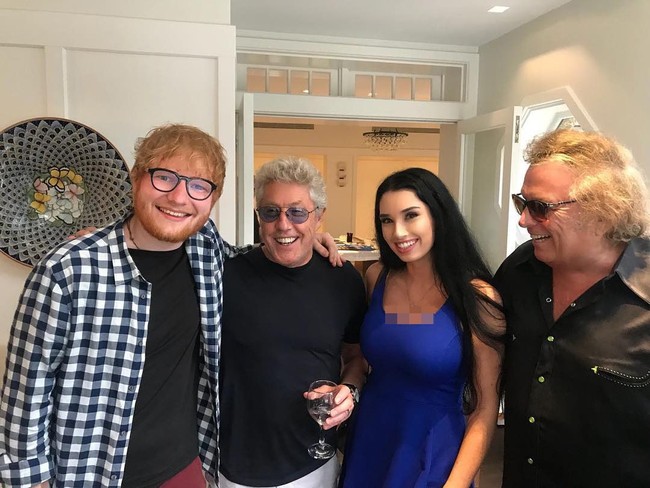 Tak hanya bisa menikmati gaya hidup glamour, Paris juga diajak Don bertemu bahkan makan malam dengan orang-orang terkenal, termasuk Ed Sheeran, Quentin Tarantino, dan rocker-rocker kenamaan. Foto: Instagram @parisdylan550