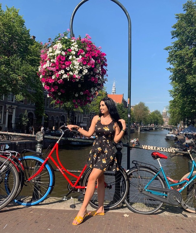 Memang terlihat dari media sosial bahwa Paris sering bepergian dengan pacarnya yang lebih tua 48 tahun tersebut. Hal itu juga diakui Don McLean beberapa waktu lalu. Foto: Instagram @parisdylan550