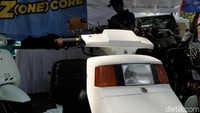 Dikatakan Panji Honda Stream merupakan nenek moyang Honda Giro. Desainnya unik, mirip motor matik, tapi punya moncong yang panjang. Selain itu, joknya juga model single seater dan rodanya tiga kecil-kecil. Foto: Luthfi Anshori/detikOto