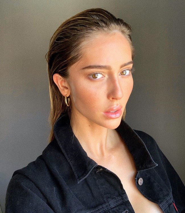 Teddy Quinlivan namanya jadi sorotan setelah menjadi bintang iklan Chanel terbaru. Lantaran, Chanel Beauty memakai model transgender untuk pertama kalinya.  Foto: Instagram @teddy_quinlivan