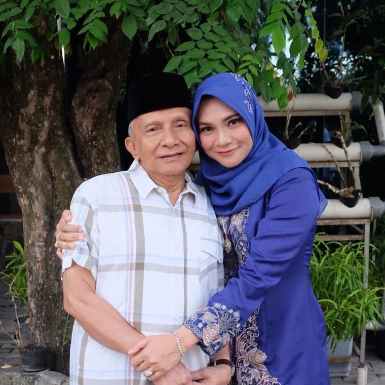 Pesan Amien Rais untuk Hanum yang Dilantik Jadi Anggota DPRD DIY Pesan Amien Rais untuk Hanum yang Dilantik Jadi Anggota DPRD DIY