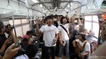 DMasiv Hibur Penumpang KRL
