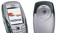 Nokia 6600 begitu populer di zamannya. Ponsel ini terjual hingga 150 juta unit. (Foto: Dok. PixelVulture.com)